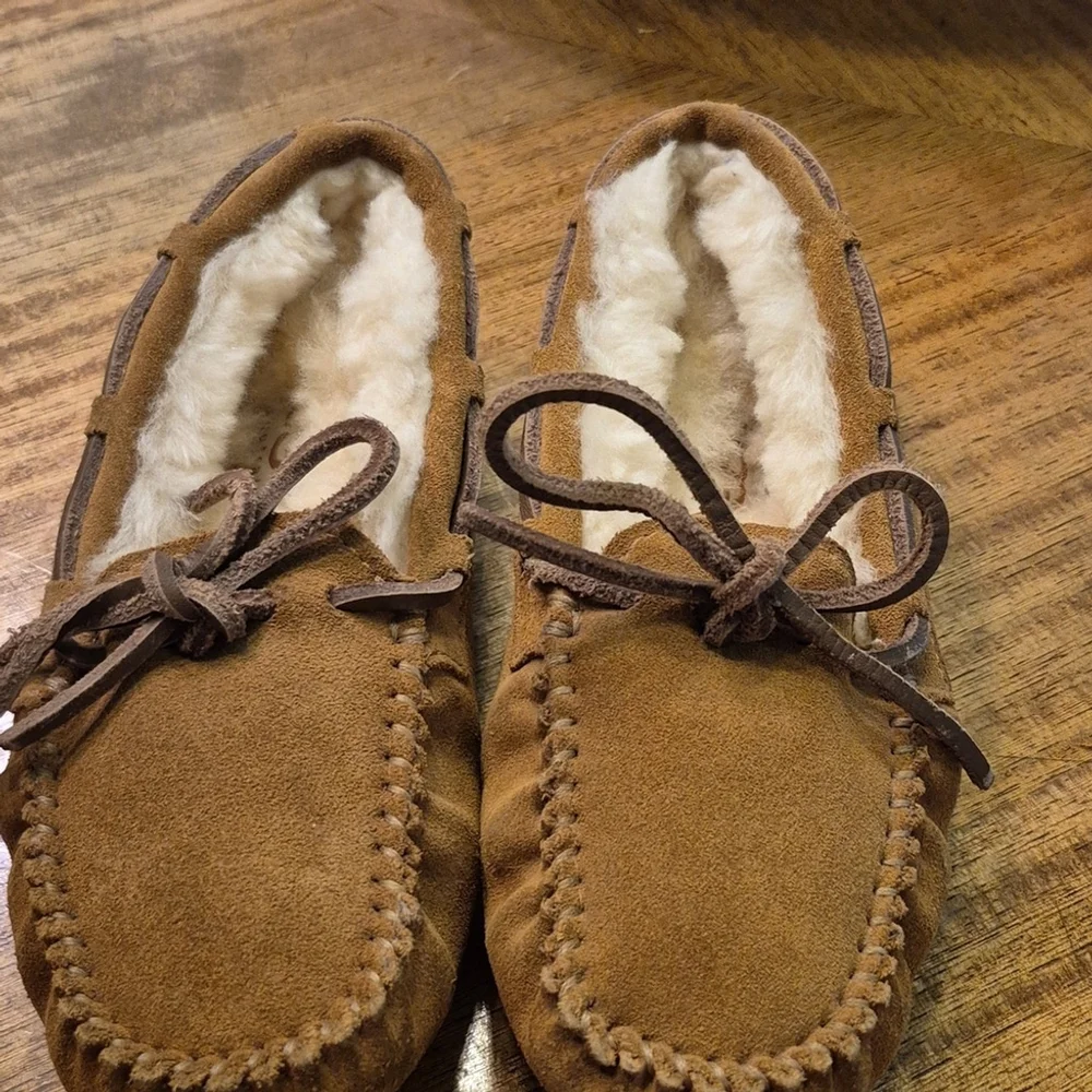 UGG: 